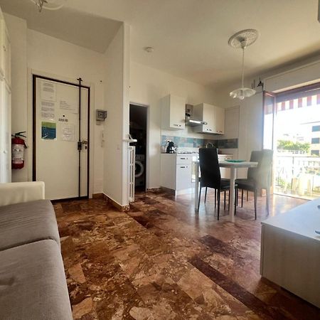 Apartment Aurora & Nicole Ideal Per Biker Con Terazza Vista Mare Parcheggio E Wi-Fi Gratuiti Пьетра-Лигуре Экстерьер фото