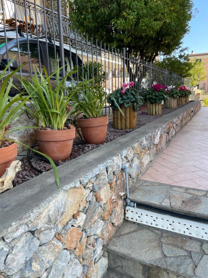 Apartment Aurora & Nicole Ideal Per Biker Con Terazza Vista Mare Parcheggio E Wi-Fi Gratuiti Пьетра-Лигуре Экстерьер фото