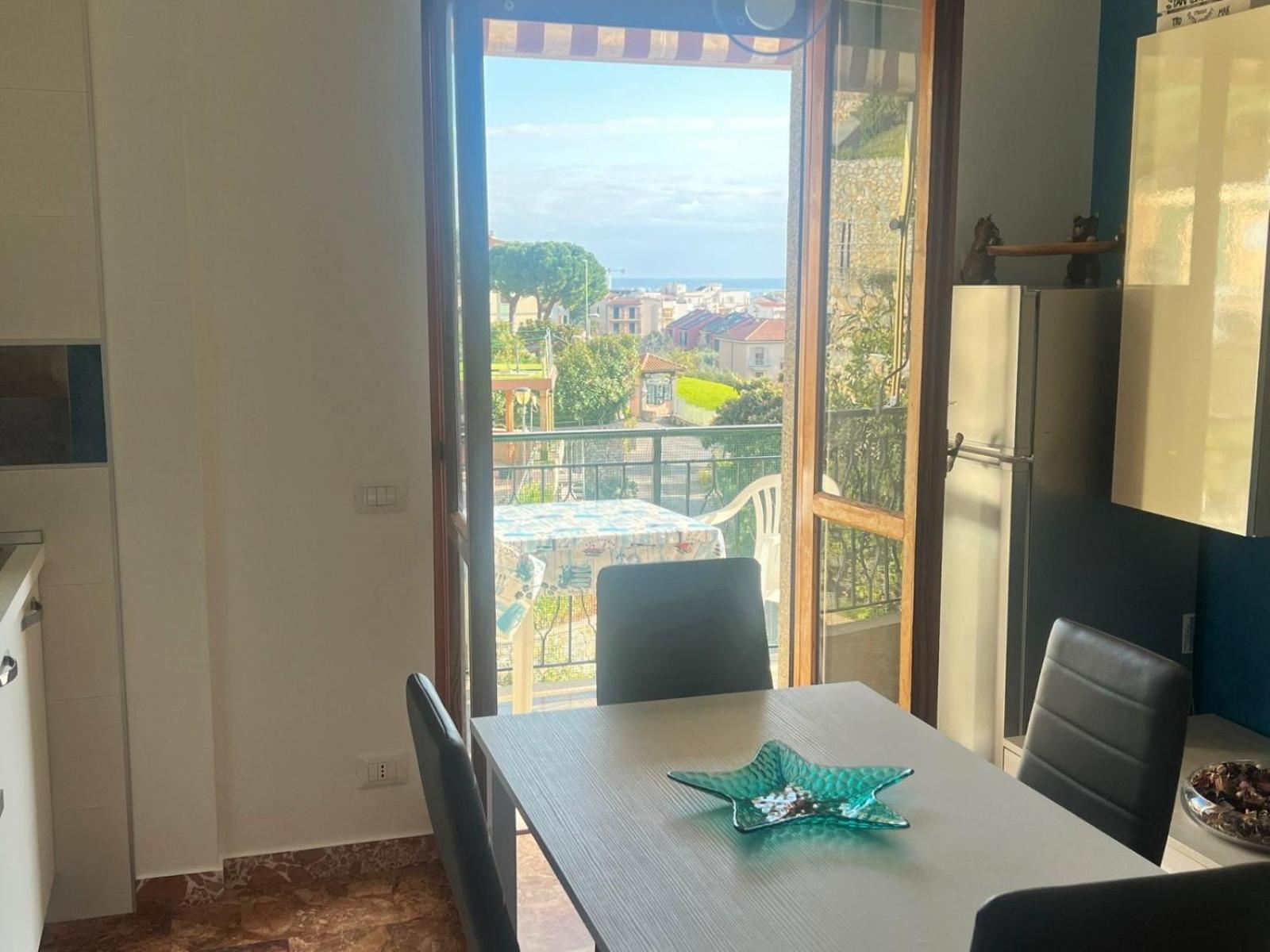 Apartment Aurora & Nicole Ideal Per Biker Con Terazza Vista Mare Parcheggio E Wi-Fi Gratuiti Пьетра-Лигуре Экстерьер фото