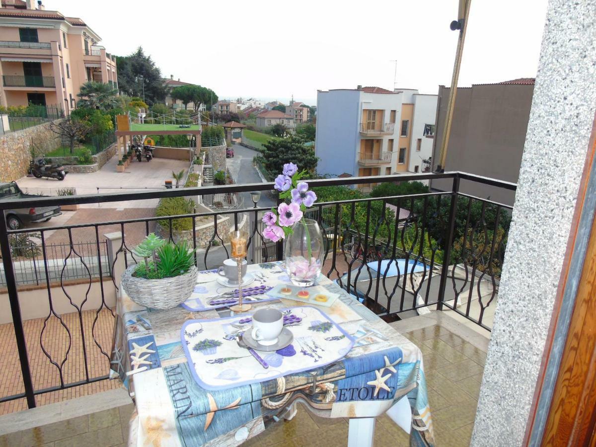 Apartment Aurora & Nicole Ideal Per Biker Con Terazza Vista Mare Parcheggio E Wi-Fi Gratuiti Пьетра-Лигуре Экстерьер фото